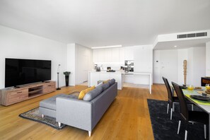 Apartment, 2 Bedrooms | Living area