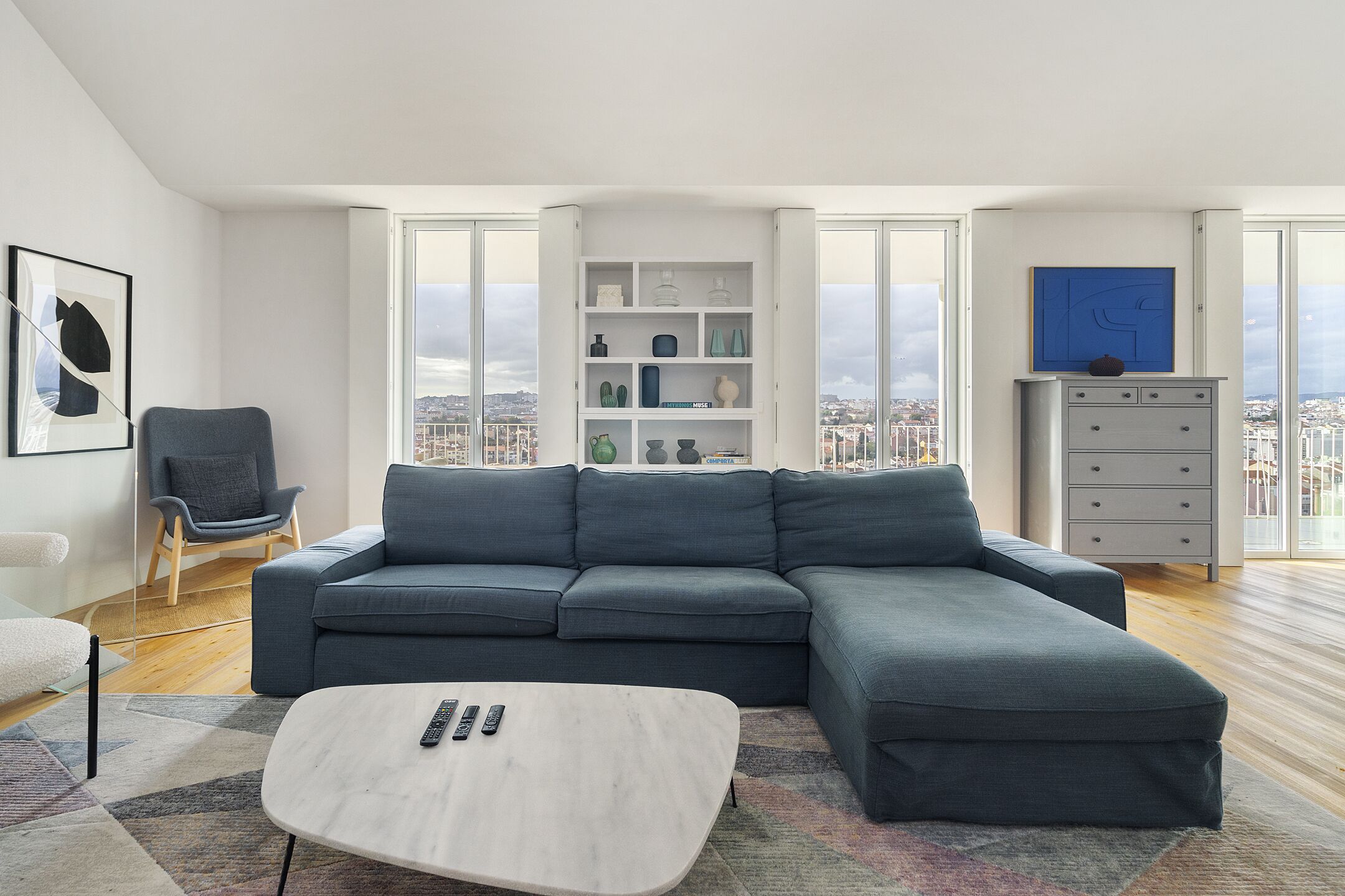 Duplex, 4 quartos | Área de estar | TV de tela plana