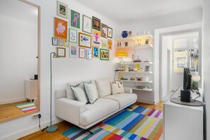 Living area - Lisbon Urban Chic: Great For D Nomads & R Workers (Lisbon)