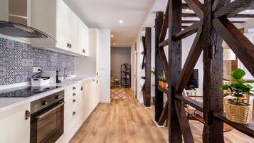 Apartment, 2 Bedrooms | Private kitchen