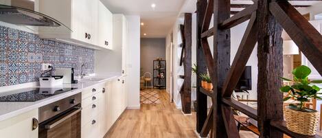 Apartment, 2 Bedrooms | Private kitchen