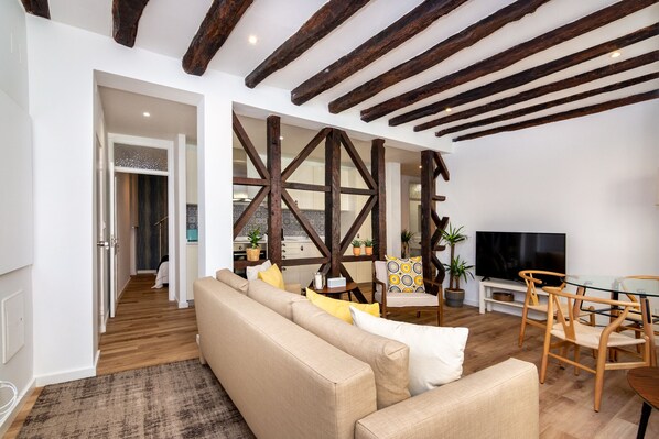 Apartment, 2 Bedrooms | Living area