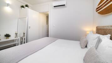 Apartment, 1 Bedroom | 1 bedroom, iron/ironing board, free WiFi