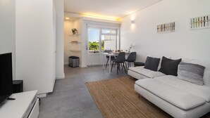 Leilighet, 1 soverom | Oppholdsområde | Flatskjerm-TV