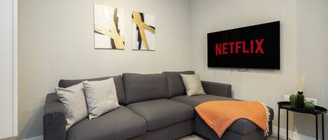 Apartment, 2 Bedrooms | Living area