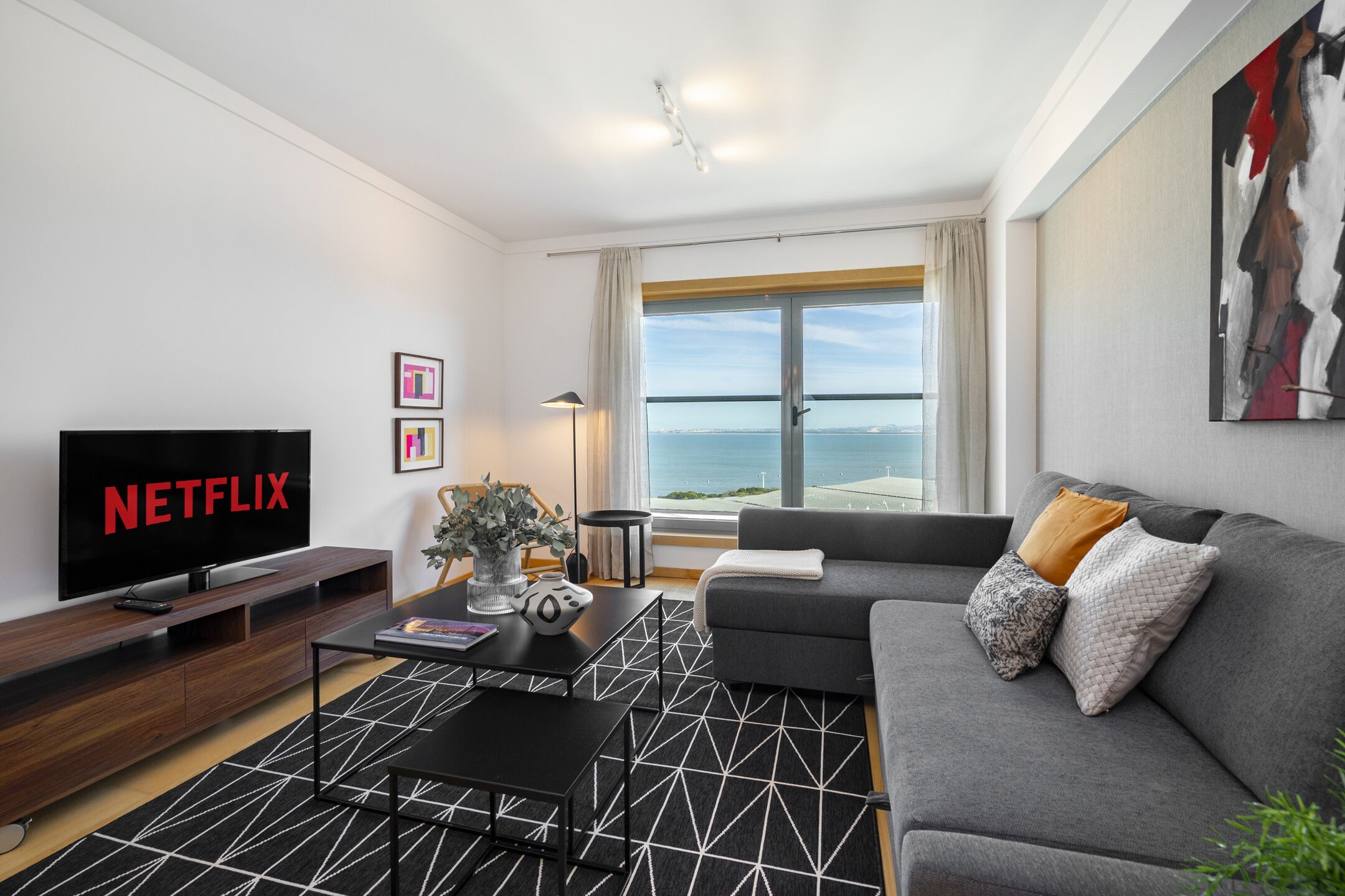 Διαμέρισμα, 2 Υπνοδωμάτια | Περιοχή καθιστικού | Τηλεόραση με επίπεδη οθόνη