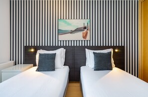 Leilighet, 2 soverom | 2 soverom, skrivebord, lydisolert og strykejern/-brett
