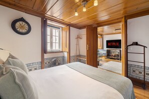 Appartement, 2 slaapkamers | 2 slaapkamers, een strijkplank/strijkijzer, gratis wifi