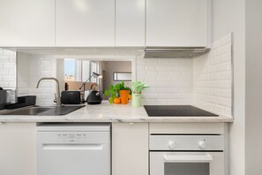 Apartment, 2 Bedrooms | Private kitchen - Ft169 Top Location 2-Bed Perfect To Explore Porto (Porto)