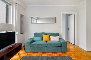 Apartment, 2 Bedrooms | Living area
