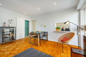 Apartment, 2 Schlafzimmer | Wohnbereich