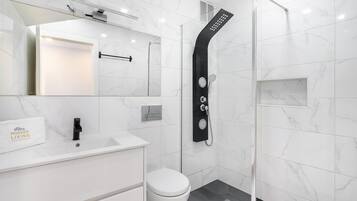 Apartment, 2 Bedrooms | Bathroom