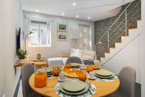 Apartment, 2 Schlafzimmer | Wohnbereich