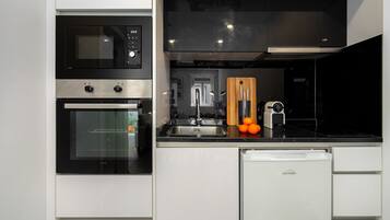 Apartment, 2 Bedrooms | Private kitchenette