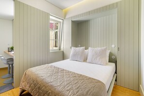 Studio | Living area | Flat-screen TV - Timeless Luxury Porto W/ Ac & Elevator (Porto)