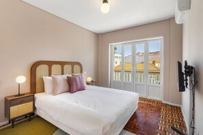 Apartment, 3 Bedrooms | 3 bedrooms, desk, soundproofing, free WiFi - Sc996 In Top Location 3-Bed Perfect To Explore Porto (Porto)