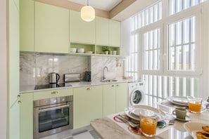 Apartment, 3 Bedrooms | Private kitchen | Electric kettle, toaster - Sc996 In Top Location 3-Bed Perfect To Explore Porto (Porto)