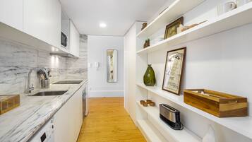 Studio | Private kitchen | Fridge, electric kettle, toaster