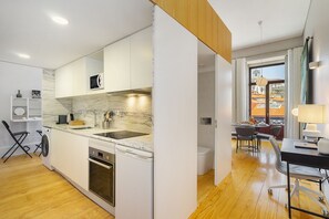 Studio | Private kitchen | Fridge, electric kettle, toaster - Central 1-Bed W/ Top View Perfect To Explore Porto (Porto)