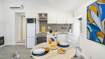 Studio | Living area | Flat-screen TV