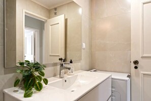 Haartrockner, Toilettenpapier