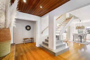 Apartment, 3 Schlafzimmer | Wohnbereich | Flachbildfernseher