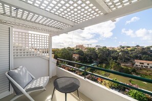 Balcony - Stylish Sunny Penthouse Near Cascais Center & Greenspace (Cascais)