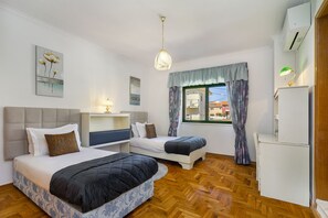 Apartment, 4 Bedrooms | 4 bedrooms, desk, iron/ironing board, free WiFi - Perfect Family Hideout Residence W/Ac & 4Br + 5Ba (Cascais)