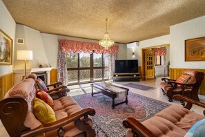 Living area - Perfect Family Hideout Residence W/Ac & 4Br + 5Ba (Cascais)