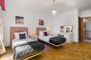 Appartamento, 4 camere da letto | 4 camere, una scrivania, ferro/asse da stiro, Wi-Fi gratuito