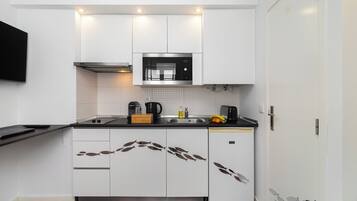 Studio | Coin cuisine privé | Bouilloire électrique, grille-pain
