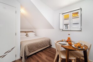 Studio | Free WiFi - Alfama Studio Prime Location Explore Lisbon W/ Style (Lisbon)
