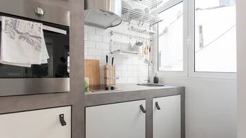 Studio | Private kitchenette | Toaster