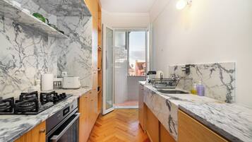 Apartment, 2 Bedrooms | Private kitchen | Electric kettle, toaster