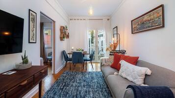 Apartment, 2 Bedrooms | Living area