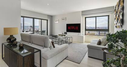 Family Condo: Urban Retreat W/Parking, Ac, Elevator In Great Location