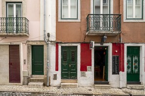 Front of property - Bairro Alto 2-Bed Central Location Fully Equipped (Lisbon)