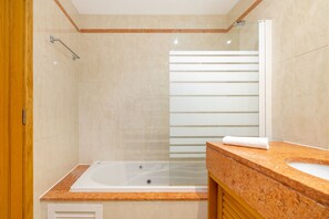 Apartment, 2 Bedrooms | Bathroom - Family Holidays W/ S-Pool, Ac, Elevator & Garage (Loulé)