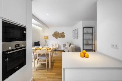 Chic & Stylish Retreat In Estoril'S Finest Location