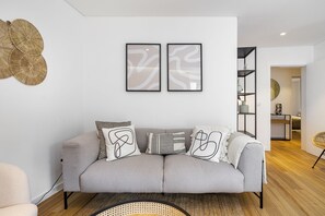 Apartment, 3 Bedrooms | Living area