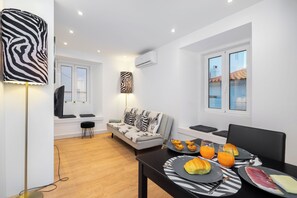 Living area - Modern Alfama Explore Lisbon W/ Comfort & Style (Lisbon)