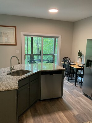 Dining - Renovated Boone Deluxe Cottage with 2 bed 2 bath, sleeps 6 max, pet friendly (Boone)