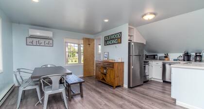 Lakefront w Dock-Pets OK-Amazing Views-Large Deck