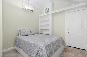 Room - Brand New Crescent Heights Cottage Near Downtown St Pete (St. Petersburg)