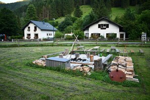 Fireplace - Wild Glamping in the Vienna Alps (Schwarzau im Gebirge)