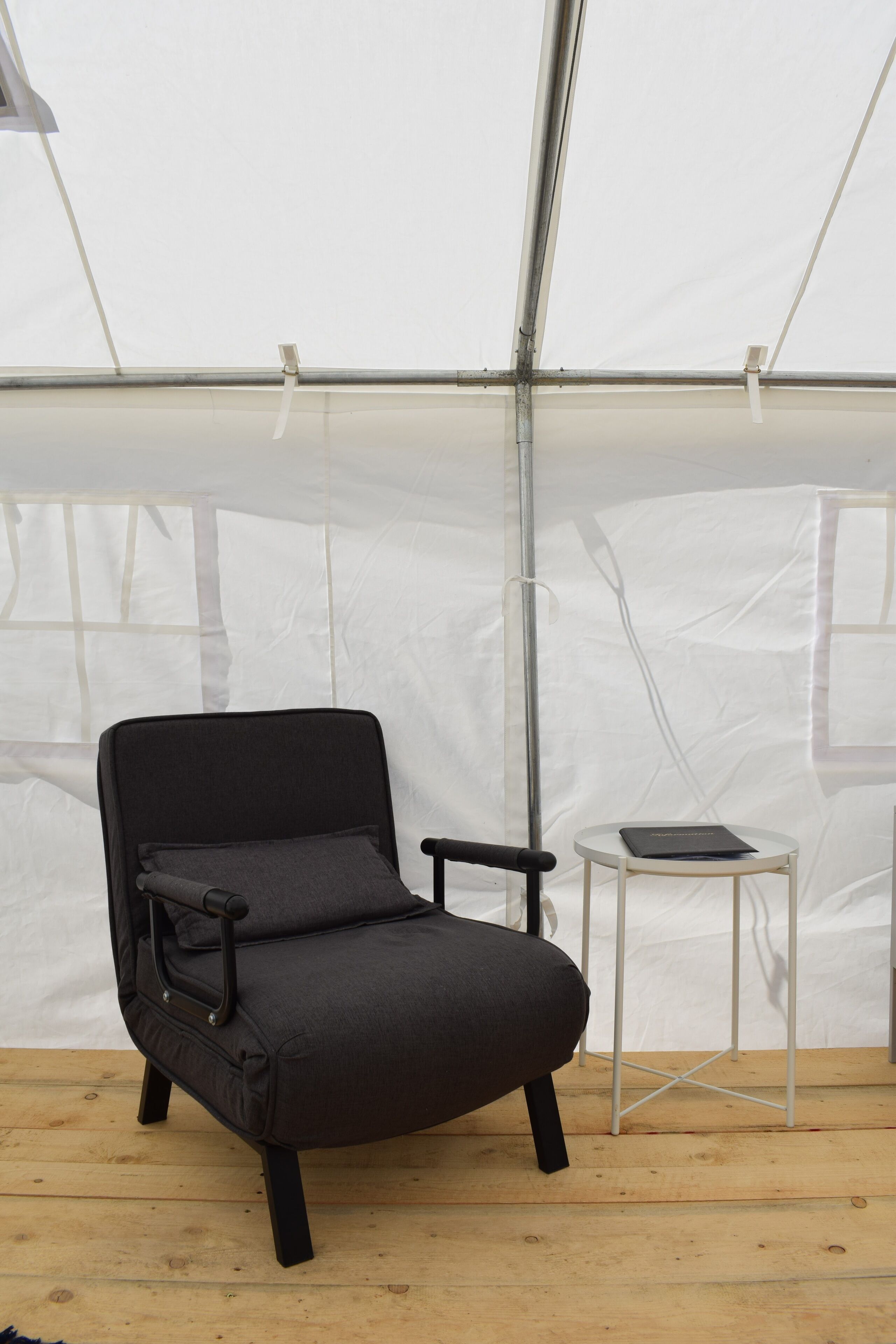 1 bedroom, individually decorated, individually furnished, desk