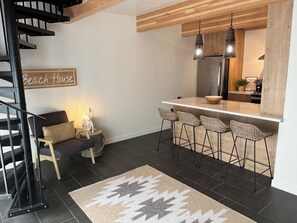 Interior - Modern Beach House Windy Bay- Coeur d 'Alene Idaho (Worley)