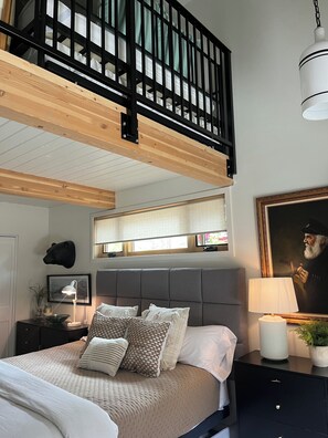 2 bedrooms, travel cot, free WiFi, bed sheets