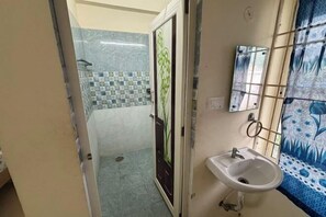 Room - Srinivasa Hotel (Chittoor District)