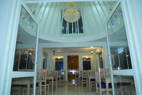 Room. Srinivasa Hotel